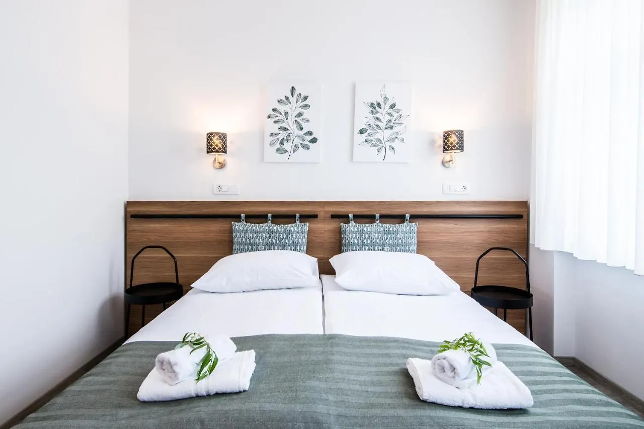 B&B Pod Vrbo Ljubljana Bed & Breakfast